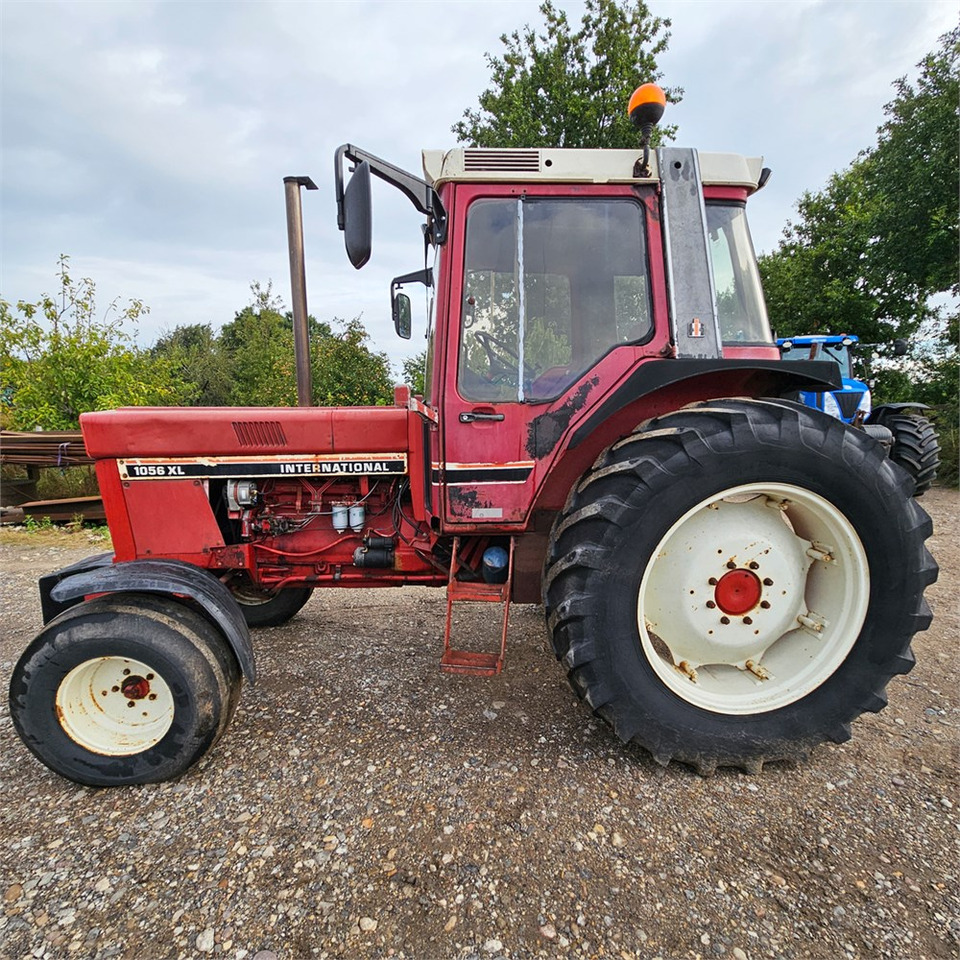 IH 1056 XL 2 WD - Трактор: фото 2 IH 1056 XL 2 WD - Трактор: фото 2