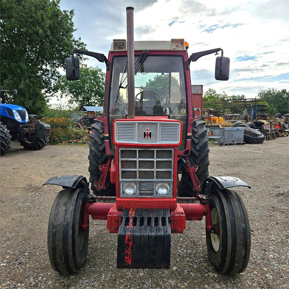 IH 1056 XL 2 WD - Трактор: фото 3 IH 1056 XL 2 WD - Трактор: фото 3