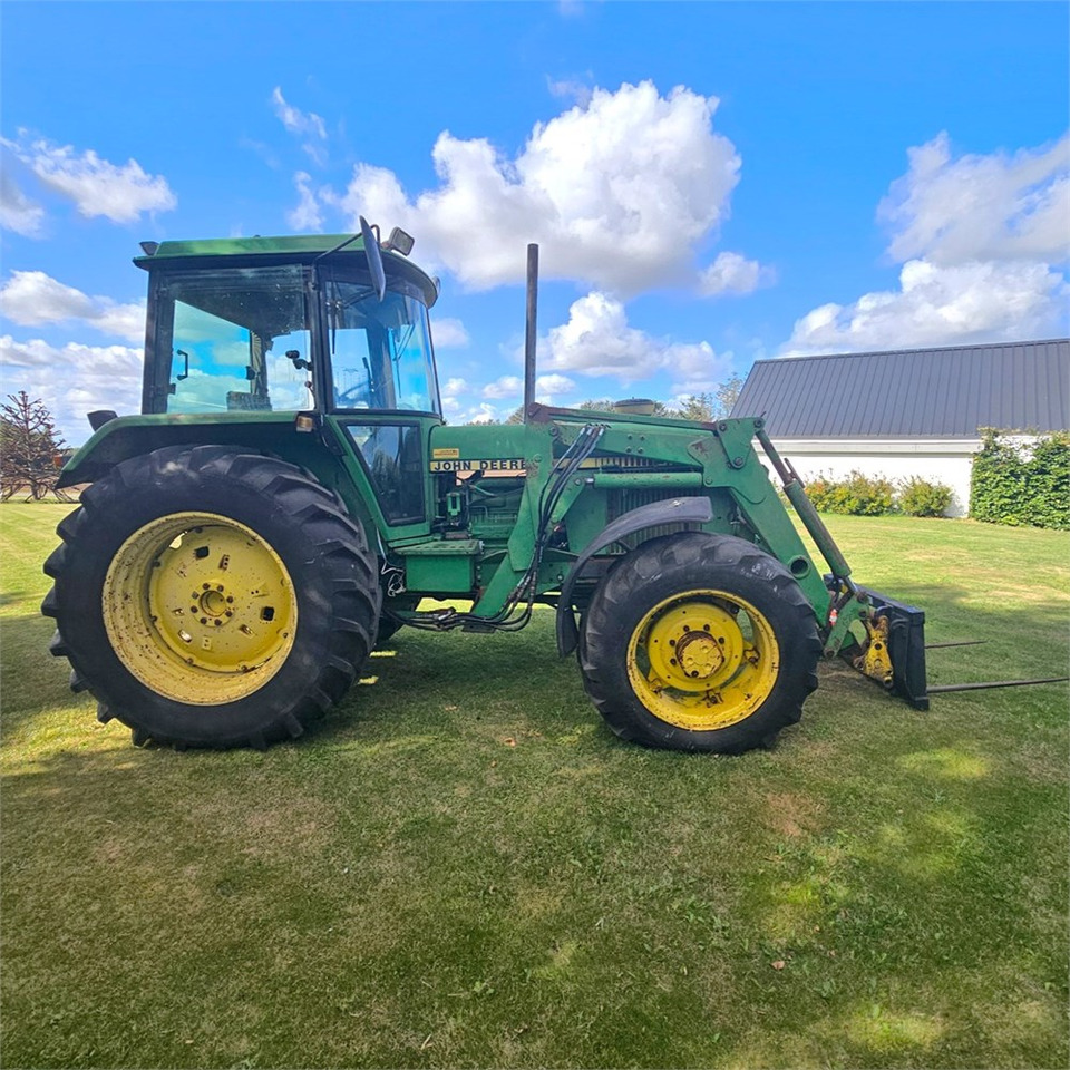 John Deere 3140 - Трактор: фото 5 John Deere 3140 - Трактор: фото 5