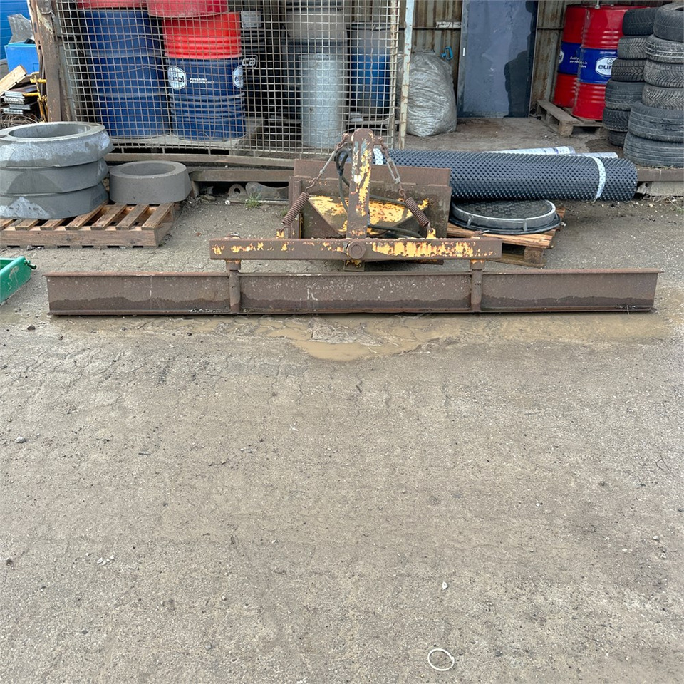 ABC Afretter / vibrator - Навесное оборудование для Строительной техники: фото 2 ABC Afretter / vibrator - Навесное оборудование для Строительной техники: фото 2