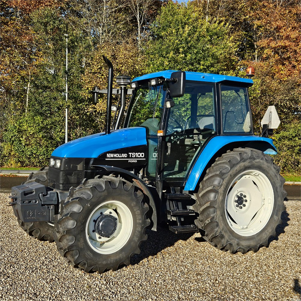 New Holland TS 100 - Трактор: фото 1 New Holland TS 100 - Трактор: фото 1