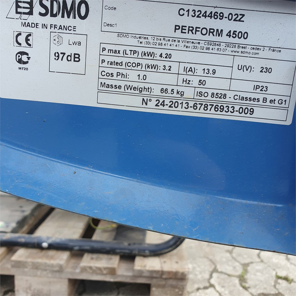 SDMO 4500 - Электрогенератор: фото 4 SDMO 4500 - Электрогенератор: фото 4