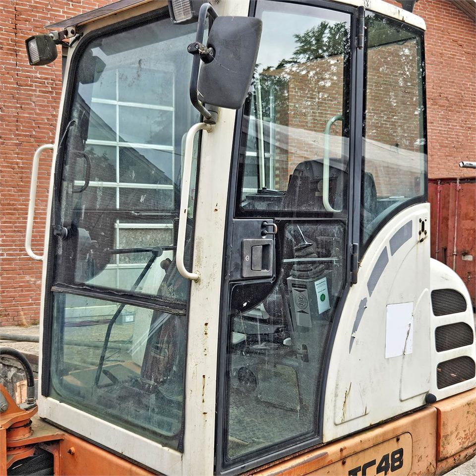 Мини-экскаватор Terex TC48: фото 7