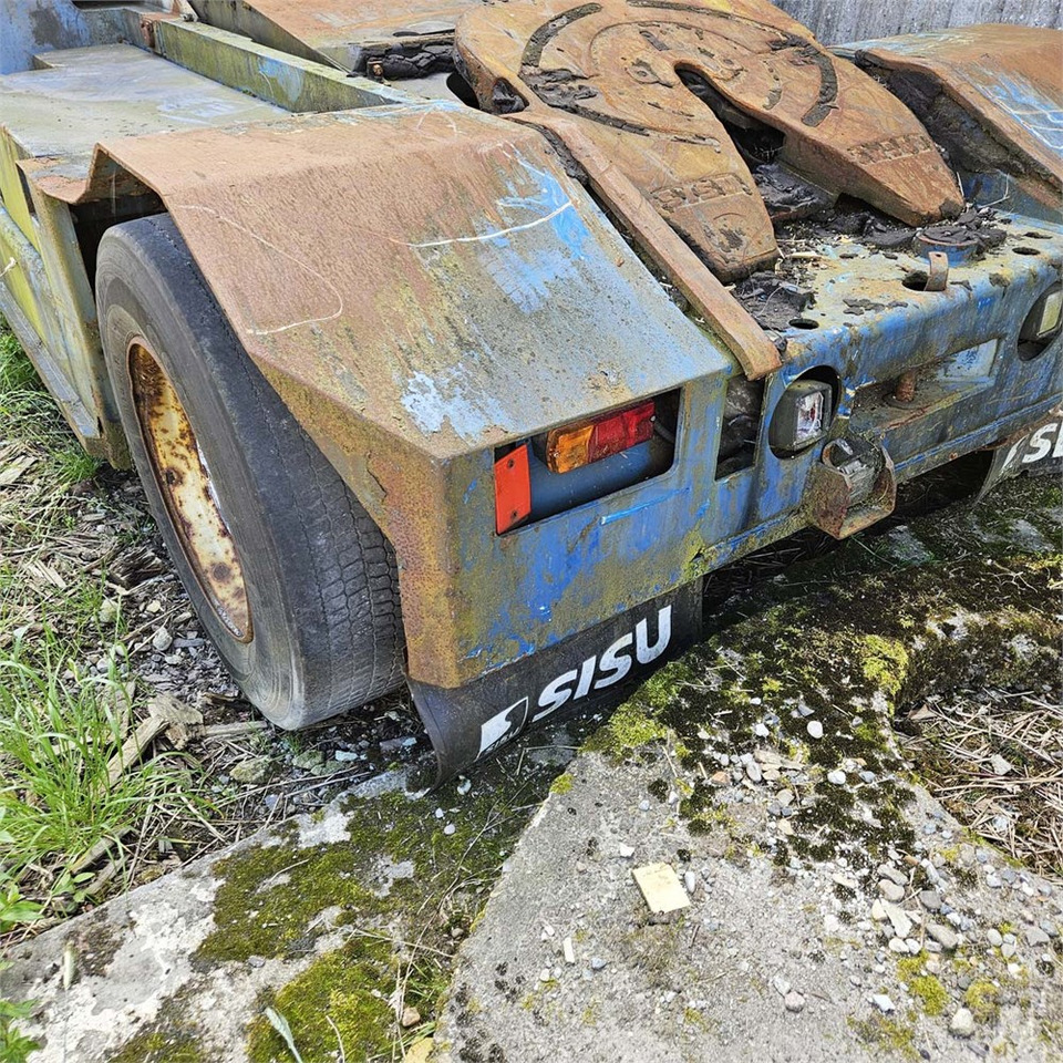 Тягач Sisu TRX 181: фото 31