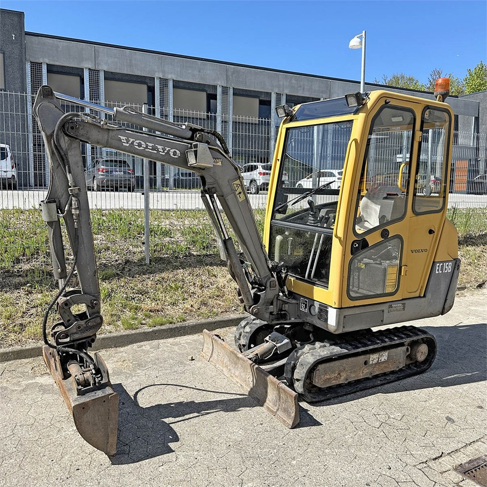 Volvo EC15 B - Мини-экскаватор: фото 1 Volvo EC15 B - Мини-экскаватор: фото 1