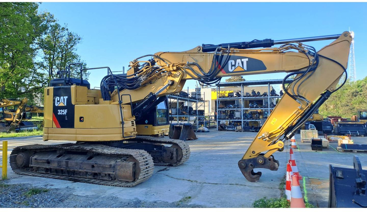 CAT 325F CR - Гусеничный экскаватор: фото 1 CAT 325F CR - Гусеничный экскаватор: фото 1