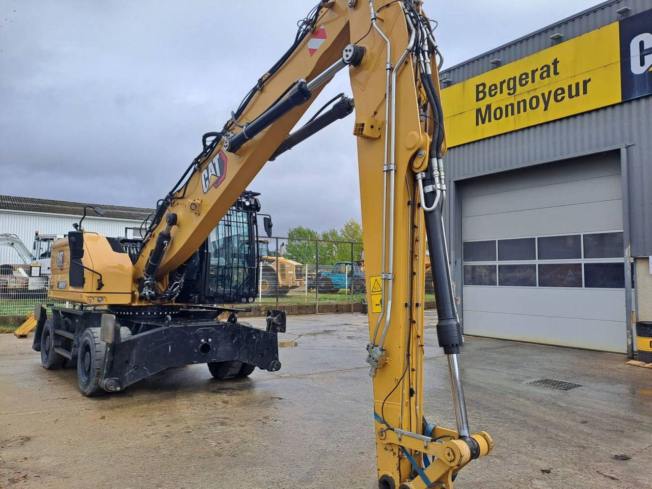 CAT MH3024 - Колёсный экскаватор: фото 2 CAT MH3024 - Колёсный экскаватор: фото 2