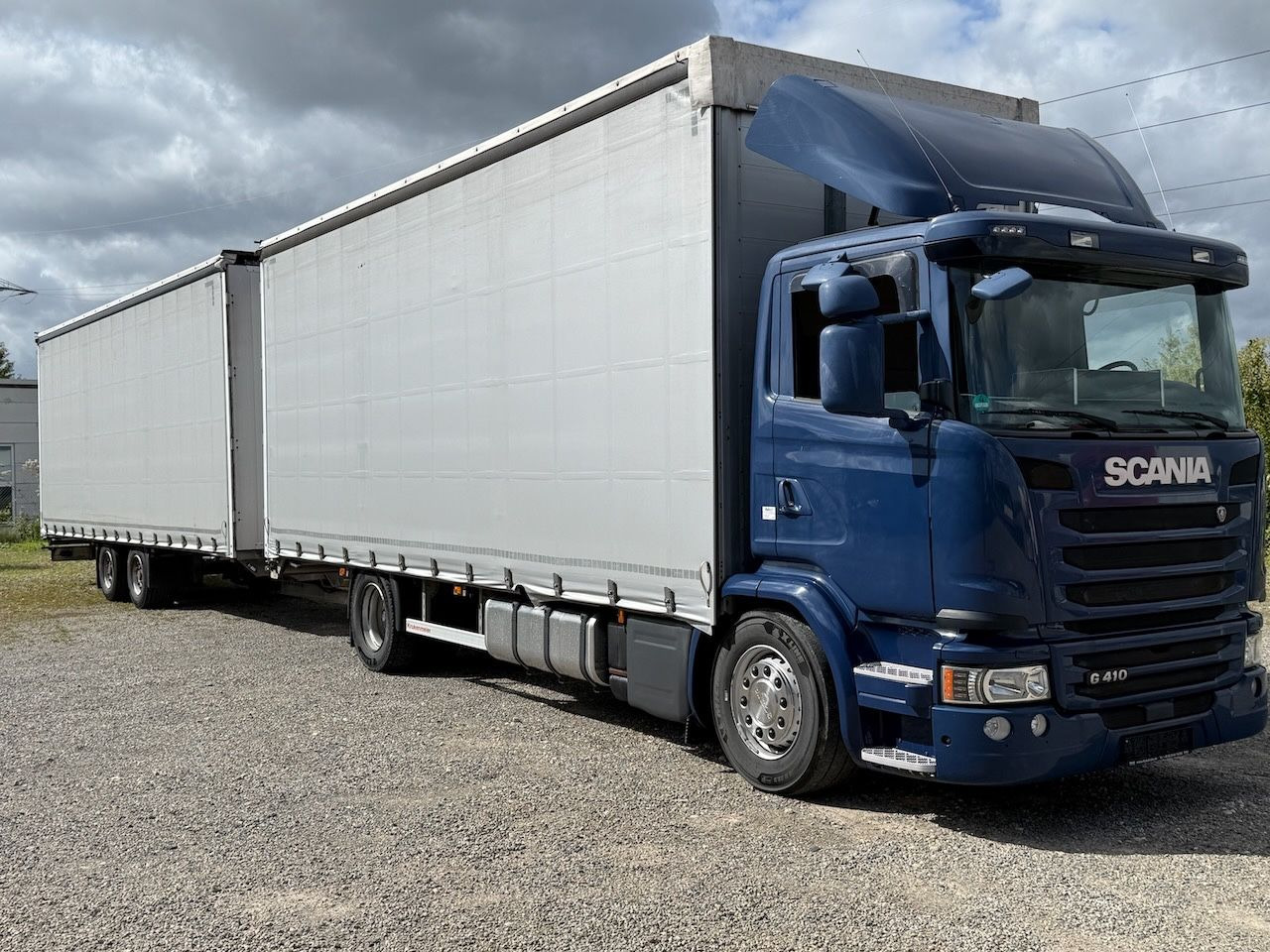 Scania G410 /4x2/ Jumbozug mit durchladbarem Anh. - Тентованный грузовик: фото 1 Scania G410 /4x2/ Jumbozug mit durchladbarem Anh. - Тентованный грузовик: фото 1