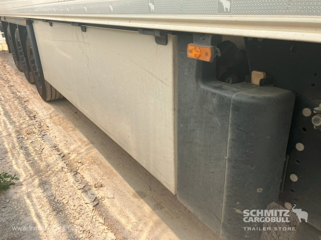 SCHMITZ Semiremolque Frigo Standard Double deck - Изотермический полуприцеп: фото 2 SCHMITZ Semiremolque Frigo Standard Double deck - Изотермический полуприцеп: фото 2