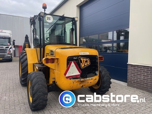Внедорожный погрузчик JCB 930 Off-Road forklift - Ruwterrein heftruck -Bouwjaar 2008 - 4x4 - 4WD - Side shift - Vorkverstelling - 550 cm hefhoogte: фото 7