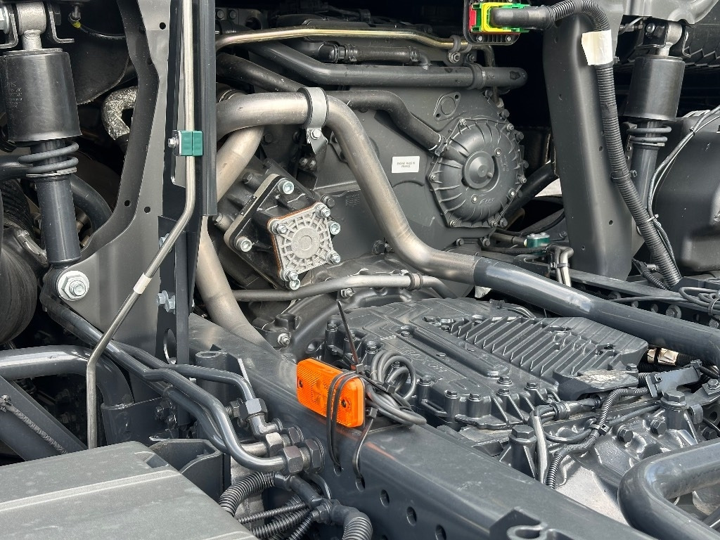 Новый Грузовик-шасси Iveco S-Way AS26S50 NP 2xLNG 6x2*4: фото 9 Новый Грузовик-шасси Iveco S-Way AS26S50 NP 2xLNG 6x2*4: фото 9