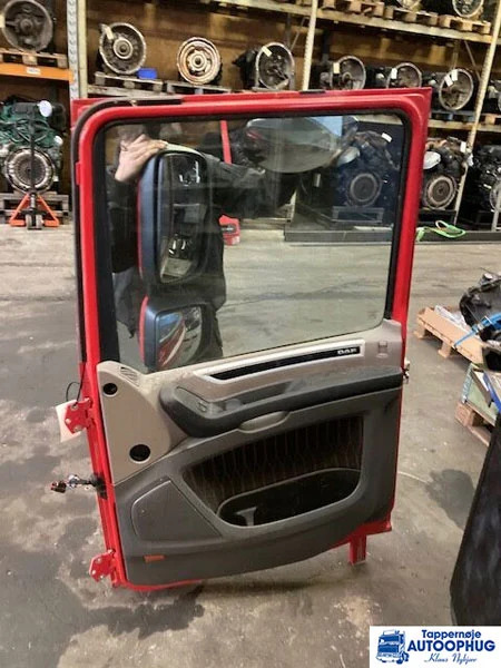 DAF RH door – DAF 1881863 - Кузов и экстерьер для Грузовиков: фото 2 DAF RH door – DAF 1881863 - Кузов и экстерьер для Грузовиков: фото 2