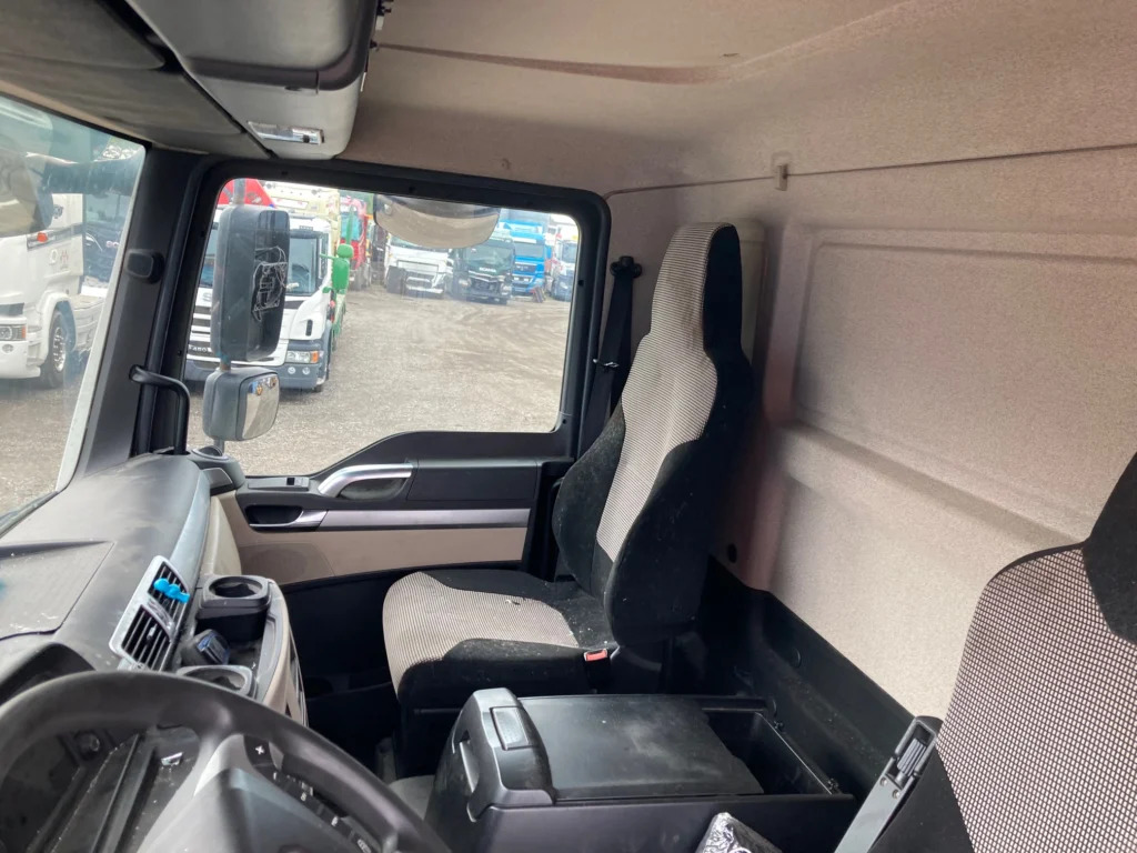 MAN TGM 26.290 6X2/4 в лизинг MAN TGM 26.290 6X2/4: фото 12 MAN TGM 26.290 6X2/4 в лизинг MAN TGM 26.290 6X2/4: фото 12