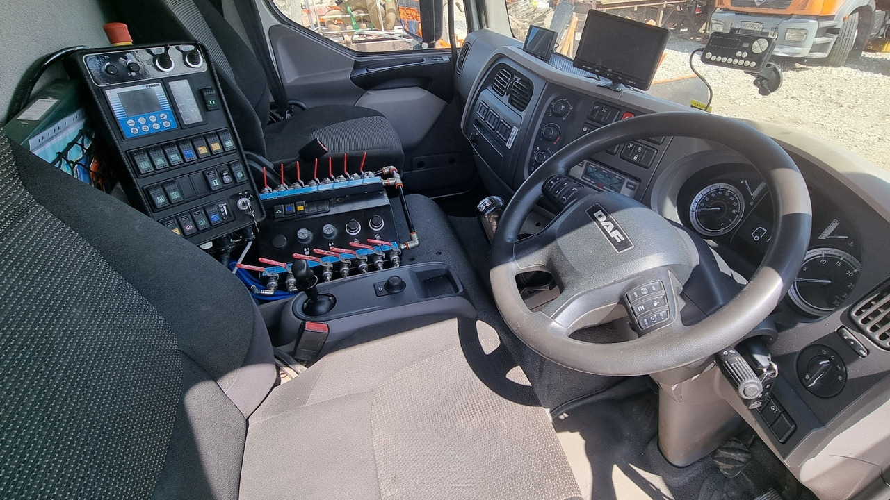 Подметально-уборочная машина DAF LF220: фото 7 Подметально-уборочная машина DAF LF220: фото 7