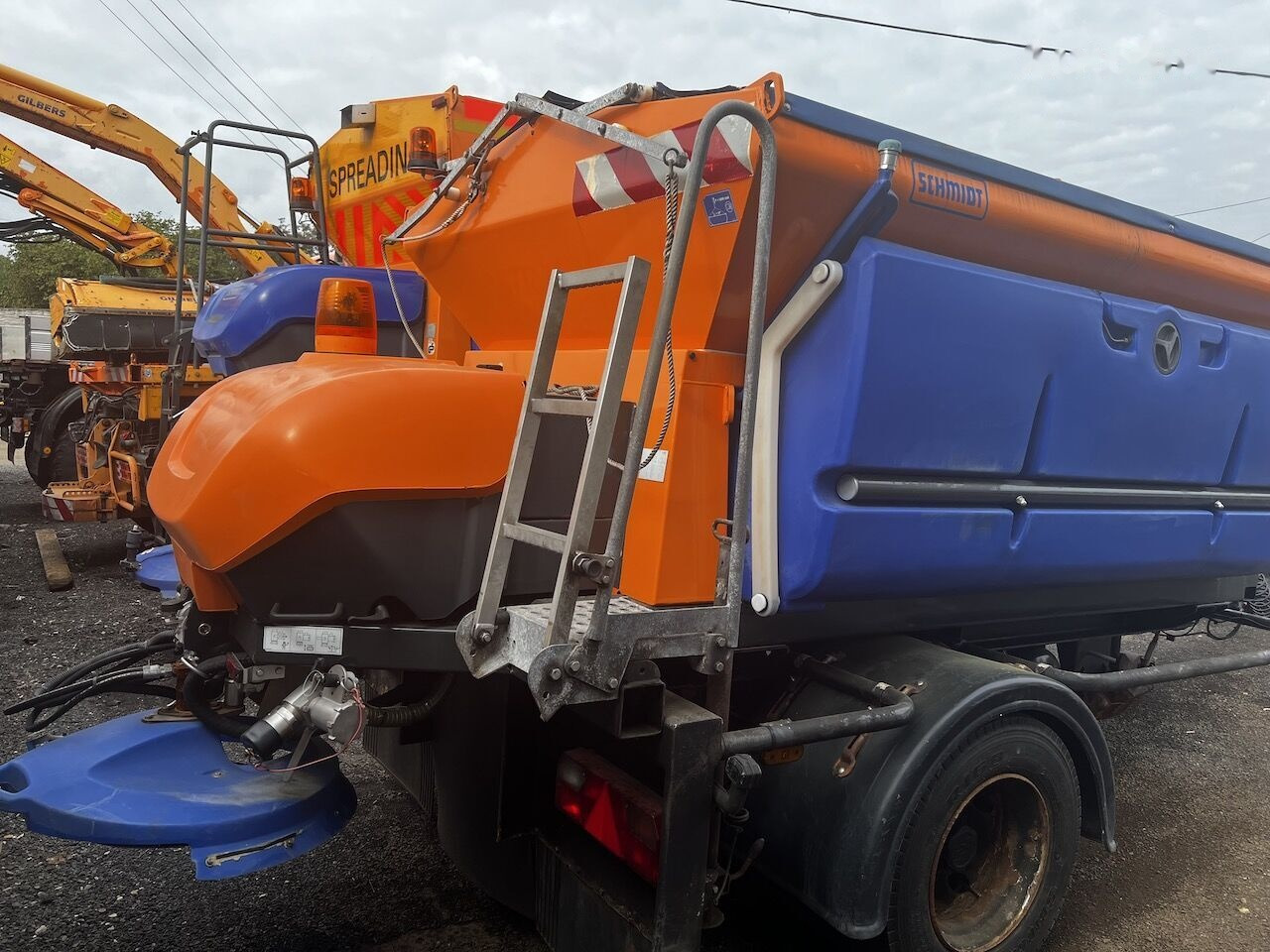 Schmidt Przyczepka 3,5m3 - Разбрасыватель песка/ Соли: фото 1 Schmidt Przyczepka 3,5m3 - Разбрасыватель песка/ Соли: фото 1