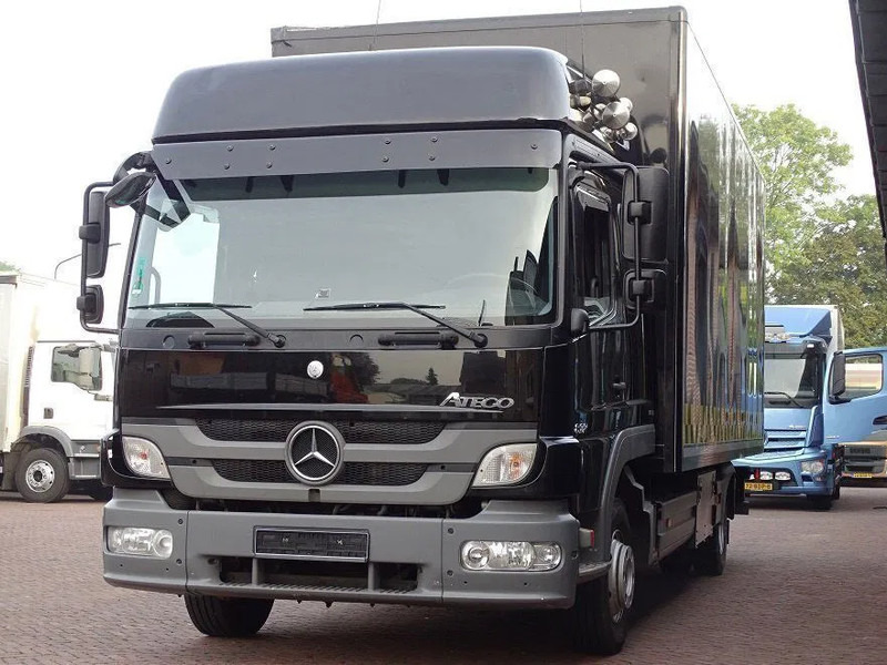 Mercedes-Benz Atego CREWCAB 6 SEATS standheizung lbw 1.5 ton - Грузовик с закрытым кузовом: фото 2 Mercedes-Benz Atego CREWCAB 6 SEATS standheizung lbw 1.5 ton - Грузовик с закрытым кузовом: фото 2