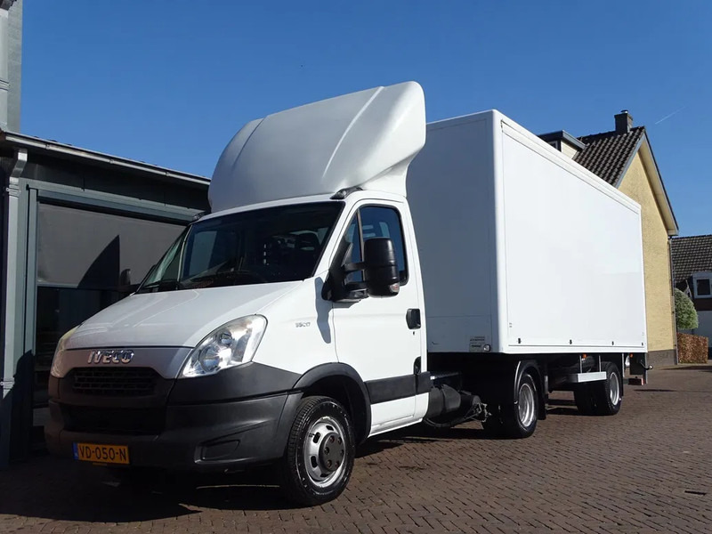 Iveco Daily 35C17 BE COMBINATIE PODIUM OPLEGGER 3800 KG LAADVERMOGEN LAADKLEP 1500 KG - Тягач: фото 2 Iveco Daily 35C17 BE COMBINATIE PODIUM OPLEGGER 3800 KG LAADVERMOGEN LAADKLEP 1500 KG - Тягач: фото 2