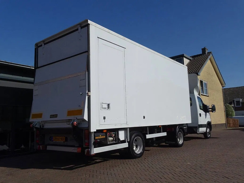 Iveco Daily 35C17 Be combinatie be trekker podium oplegger 3080 KG laadvm. 1.5 Ton Laadklep - Тягач: фото 2 Iveco Daily 35C17 Be combinatie be trekker podium oplegger 3080 KG laadvm. 1.5 Ton Laadklep - Тягач: фото 2