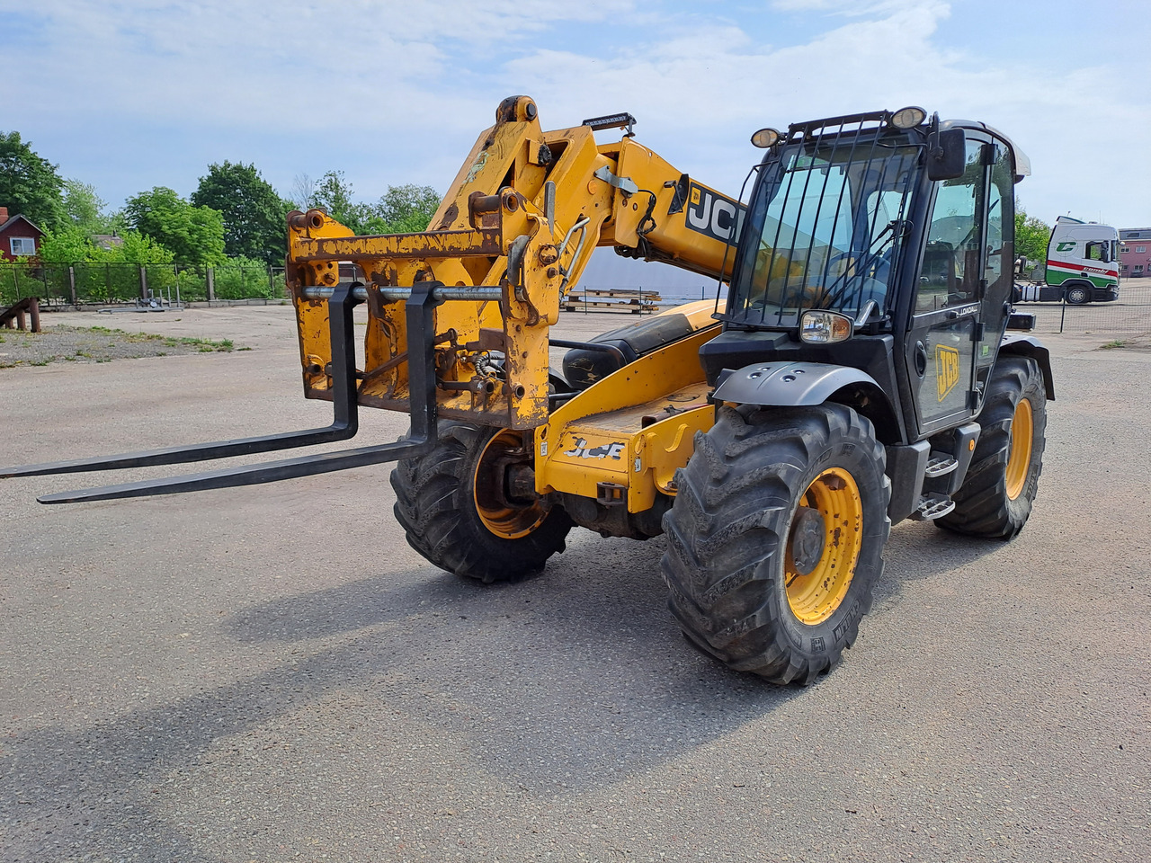 Телескопический погрузчик JCB 531-70 Agri Super: фото 1