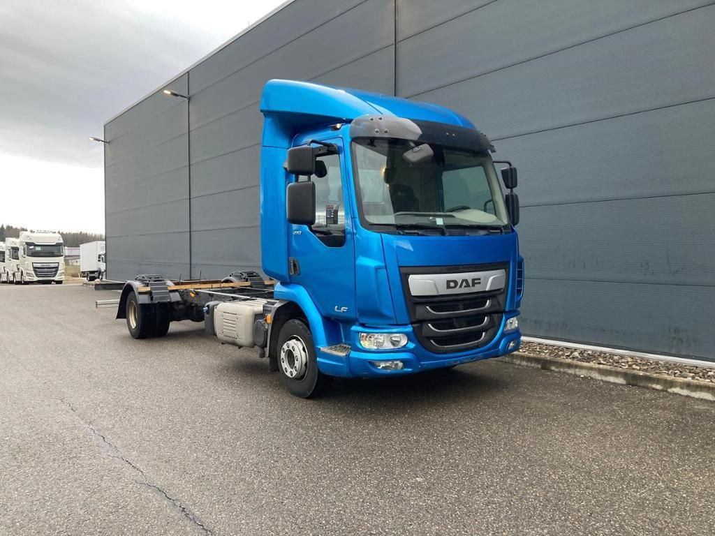 DAF LF 210 FA Standheizung / 5.00m Rd / 7.490kg - Тентованный грузовик: фото 3 DAF LF 210 FA Standheizung / 5.00m Rd / 7.490kg - Тентованный грузовик: фото 3