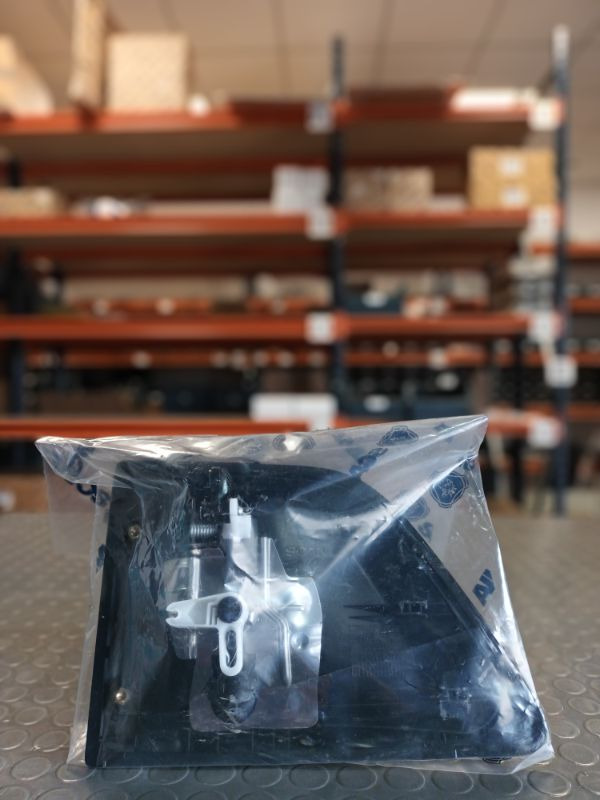 SCANIA DOOR HANDLE 2371254, 2145647 - Дверь и запчасти для Грузовиков: фото 1 SCANIA DOOR HANDLE 2371254, 2145647 - Дверь и запчасти для Грузовиков: фото 1