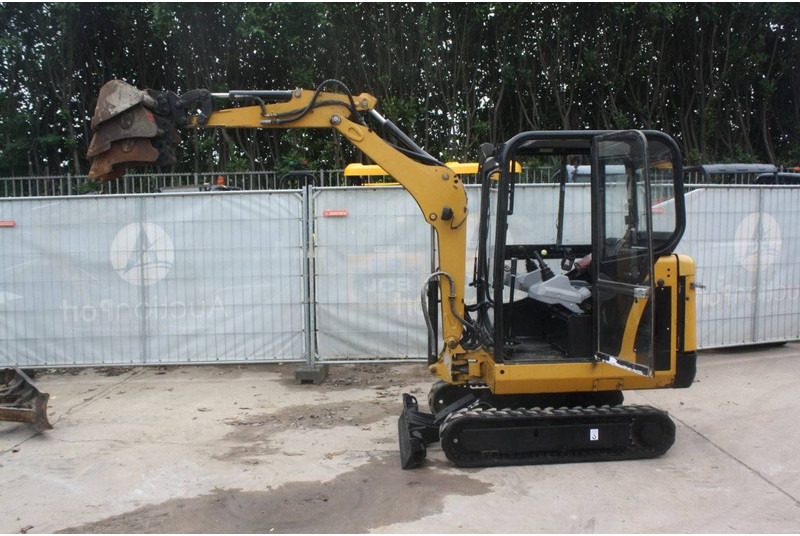 Caterpillar 301.8C - Мини-экскаватор: фото 3 Caterpillar 301.8C - Мини-экскаватор: фото 3