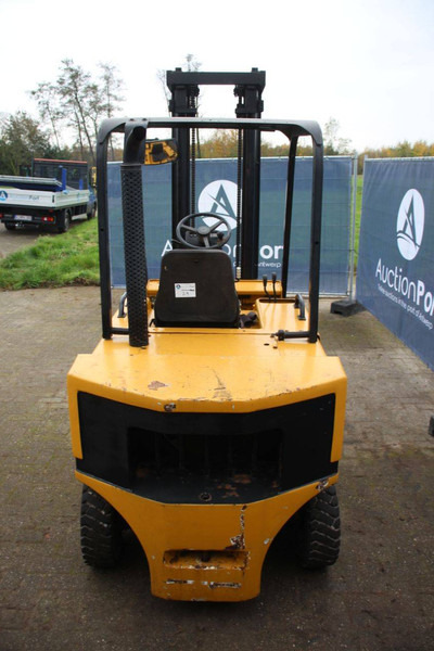 Caterpillar - Дизельный погрузчик: фото 4 Caterpillar - Дизельный погрузчик: фото 4