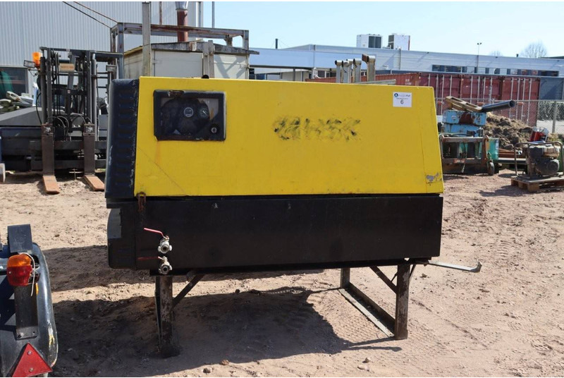 Compair  - Воздушный компрессор: фото 1 Compair  - Воздушный компрессор: фото 1