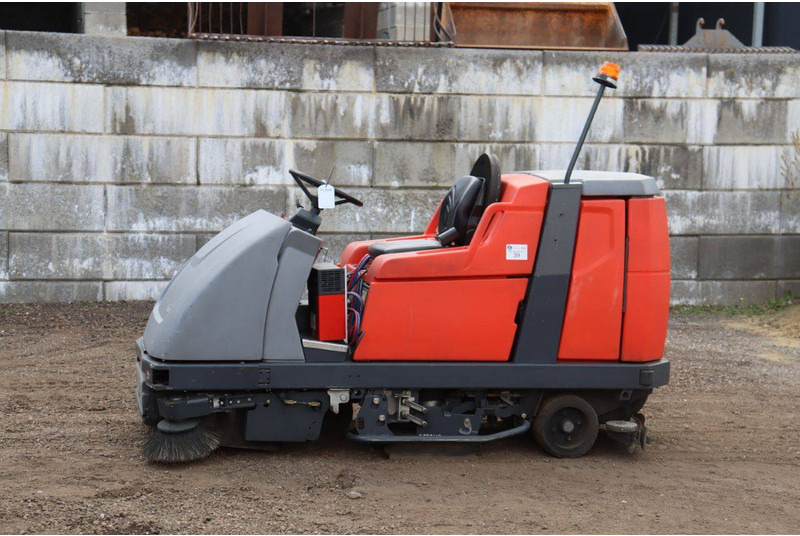 Hako B310R CL - Подметально-уборочная машина: фото 1 Hako B310R CL - Подметально-уборочная машина: фото 1