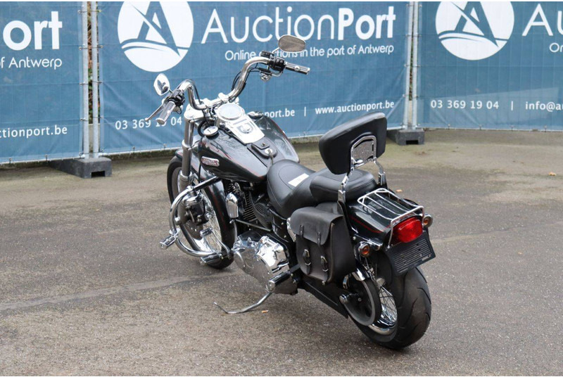 Harley-Davidson Dyna Wide Glide - Мотоцикл: фото 4 Harley-Davidson Dyna Wide Glide - Мотоцикл: фото 4