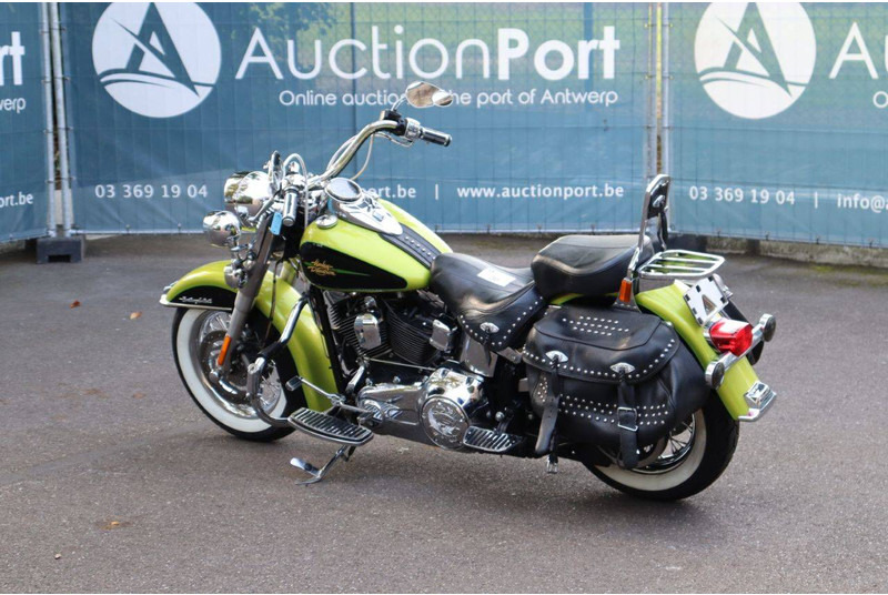 Harley-Davidson Heritage Softail Classic - Мотоцикл: фото 3 Harley-Davidson Heritage Softail Classic - Мотоцикл: фото 3