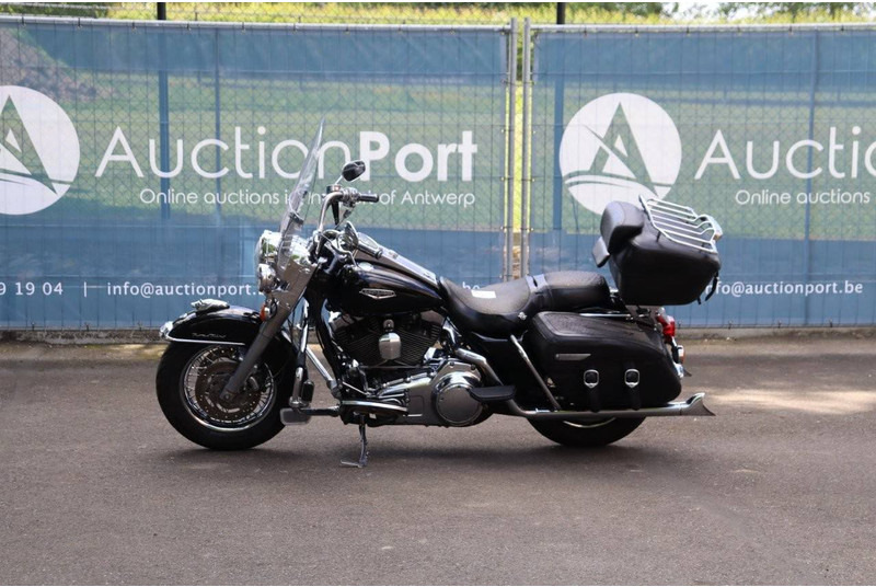 Harley-Davidson Road King Classic - Мотоцикл: фото 1 Harley-Davidson Road King Classic - Мотоцикл: фото 1