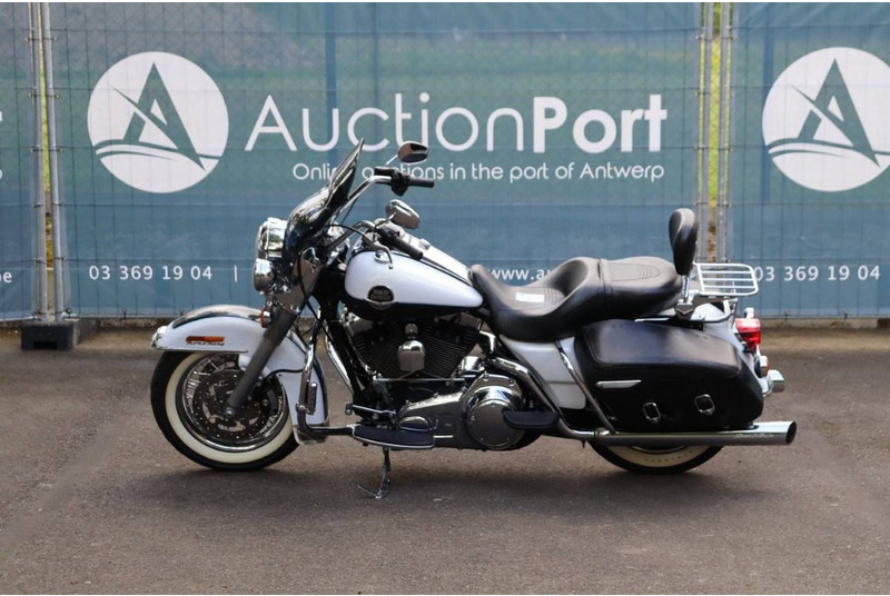 Harley-Davidson Road King Classic Touring - Мотоцикл: фото 2 Harley-Davidson Road King Classic Touring - Мотоцикл: фото 2