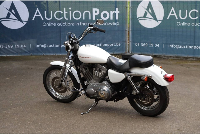Harley-Davidson Sporster XL883 - Мотоцикл: фото 3 Harley-Davidson Sporster XL883 - Мотоцикл: фото 3