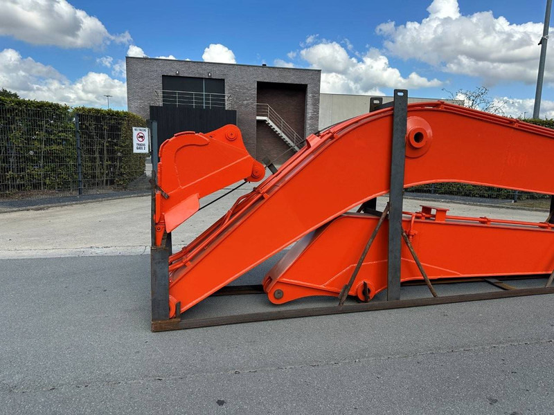Hitachi ZX200 long reach - Насос для воды: фото 5 Hitachi ZX200 long reach - Насос для воды: фото 5