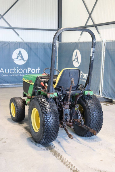 John Deere 4100 - Трактор: фото 4 John Deere 4100 - Трактор: фото 4