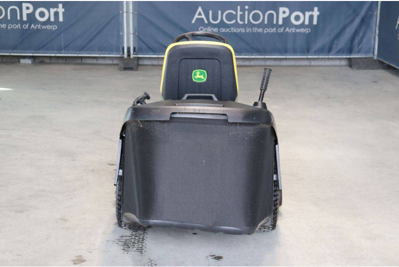 John Deere X166R - Газонокосилка: фото 4 John Deere X166R - Газонокосилка: фото 4