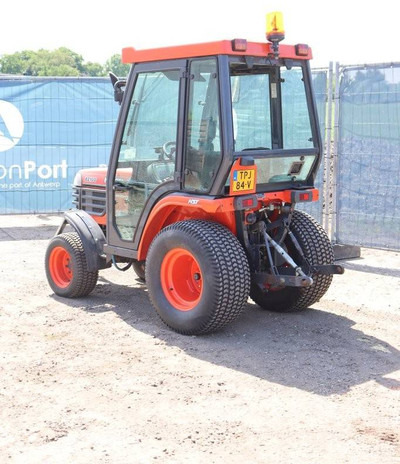 Kubota B2100HD - Трактор: фото 3 Kubota B2100HD - Трактор: фото 3