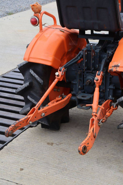 Трактор Kubota B5000: фото 20