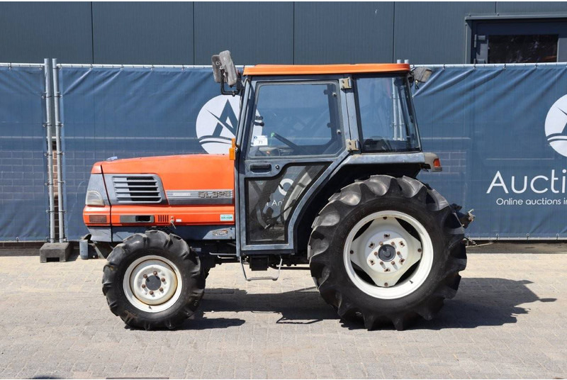 Kubota GL320 - Трактор: фото 2 Kubota GL320 - Трактор: фото 2