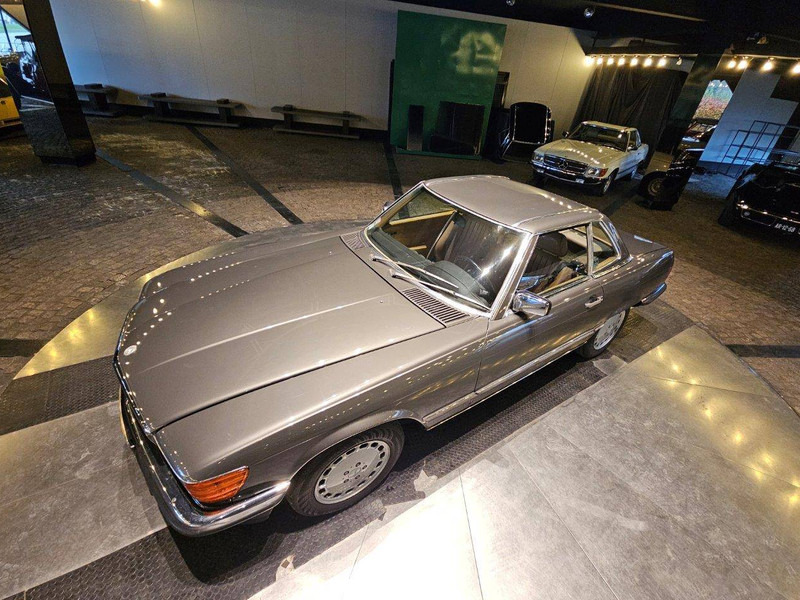 Mercedes-Benz 500-serie 560 SL - Легковой автомобиль: фото 4 Mercedes-Benz 500-serie 560 SL - Легковой автомобиль: фото 4