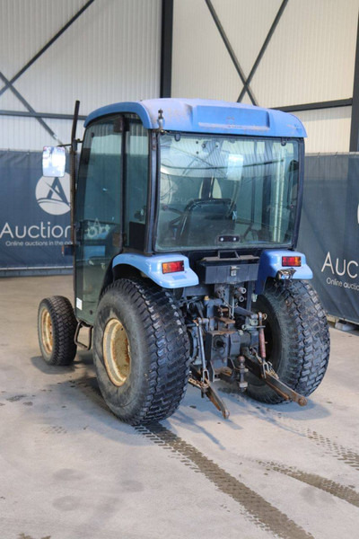 New Holland TC27D - Трактор: фото 4 New Holland TC27D - Трактор: фото 4