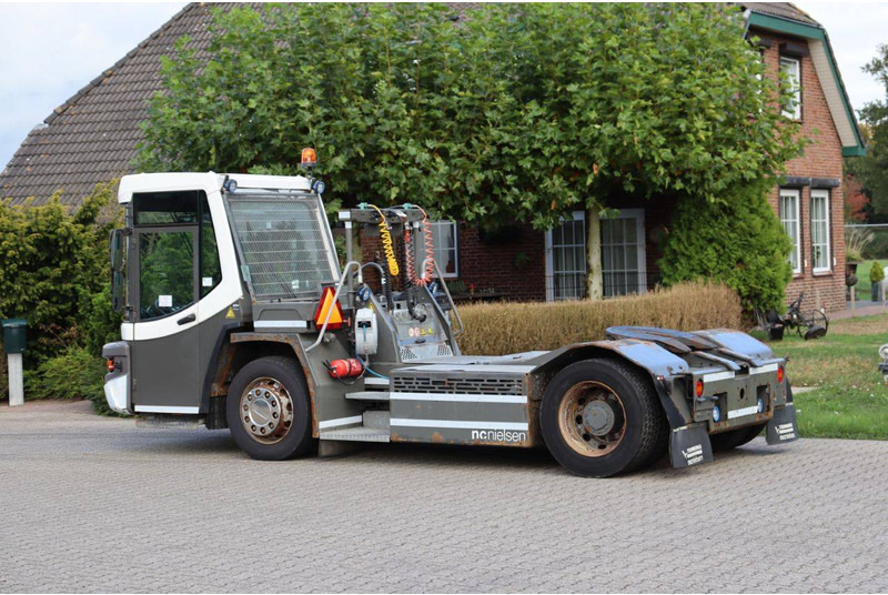 Terberg DT183 Mega - Терминальный тягач: фото 3 Terberg DT183 Mega - Терминальный тягач: фото 3