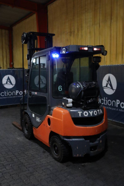 Toyota 02-8FGF25 - Газовый погрузчик: фото 4 Toyota 02-8FGF25 - Газовый погрузчик: фото 4