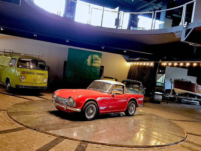 Triumph TR4 'Surrey Top' - Седан: фото 2 Triumph TR4 'Surrey Top' - Седан: фото 2