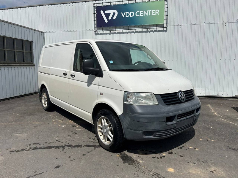 Volkswagen Transporter T5 - Цельнометаллический фургон: фото 1 Volkswagen Transporter T5 - Цельнометаллический фургон: фото 1