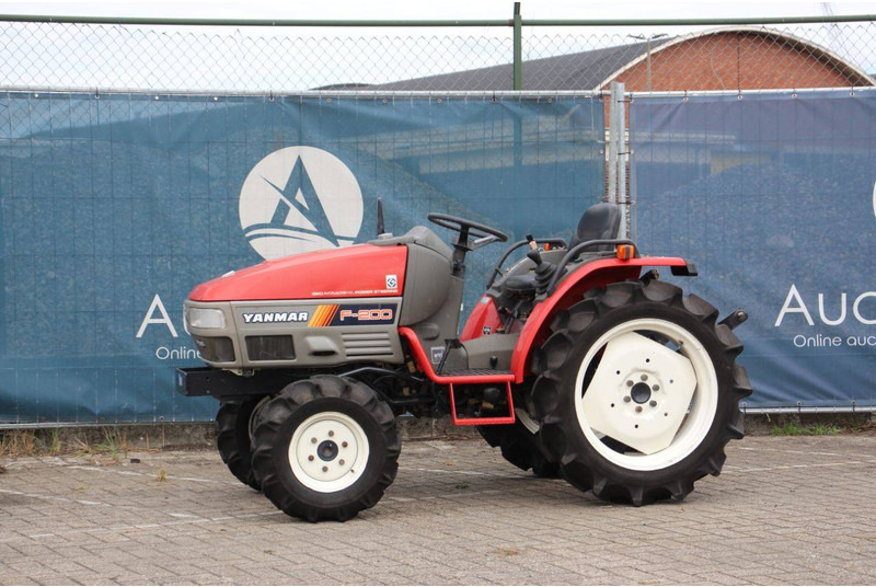 Yanmar F-200 - Трактор: фото 1 Yanmar F-200 - Трактор: фото 1