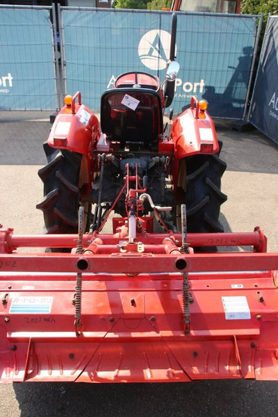 Yanmar YM2202 - Трактор: фото 4 Yanmar YM2202 - Трактор: фото 4