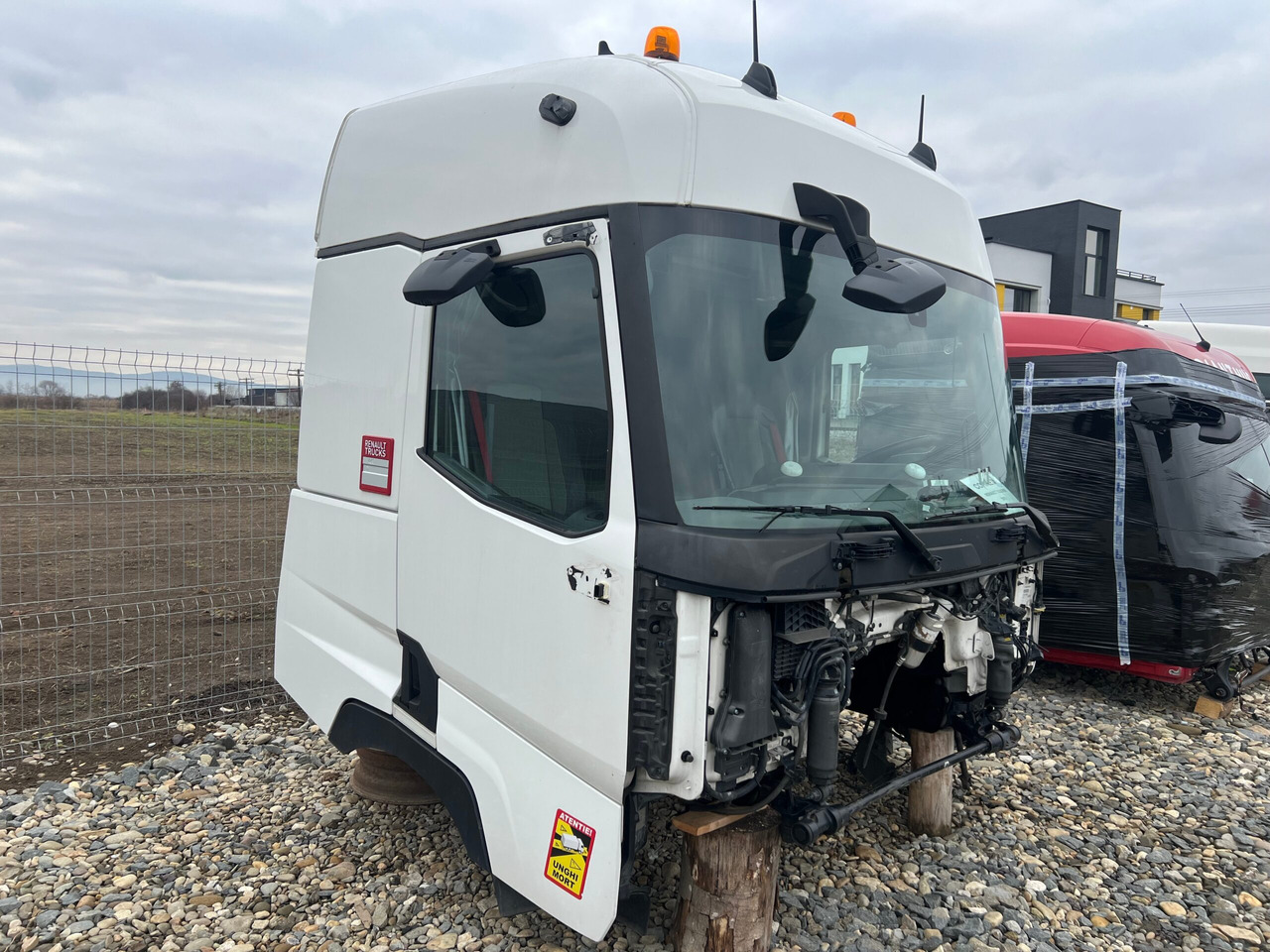 CABINA RENAULT T SLEEPER - Кабина для Грузовиков: фото 2 CABINA RENAULT T SLEEPER - Кабина для Грузовиков: фото 2