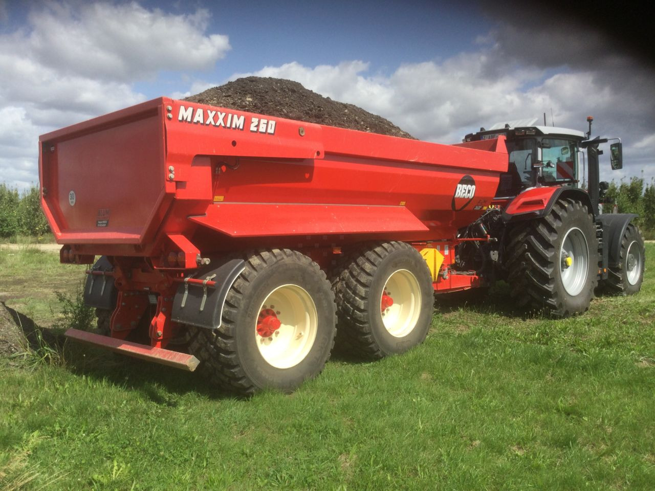 Beco Maxxim 260 - Самосвальный прицеп: фото 3 Beco Maxxim 260 - Самосвальный прицеп: фото 3